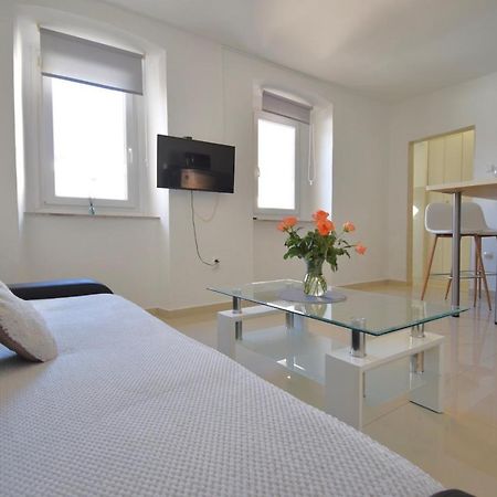 City Centre Apartment With Terrace 2 Pula Dış mekan fotoğraf