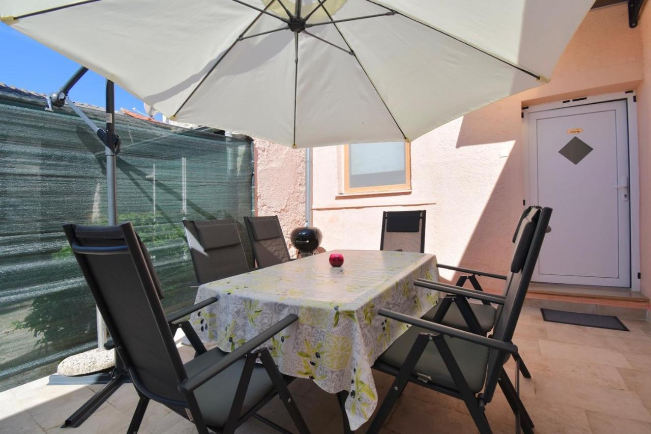 City Centre Apartment With Terrace 2 Pula Dış mekan fotoğraf